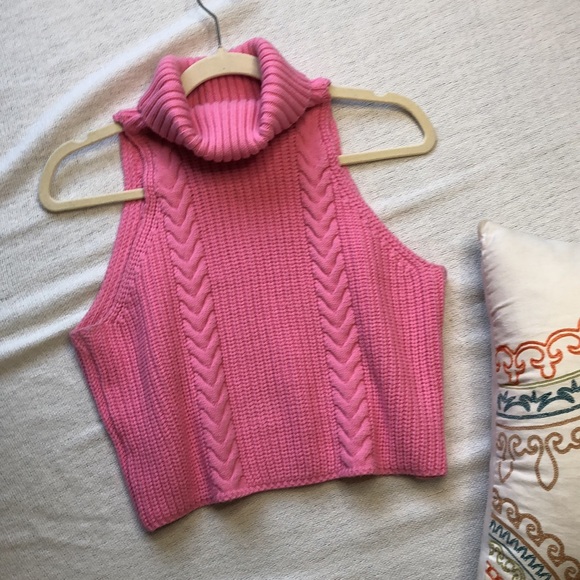 Fashion nova pink turtle neck crop sweater - Picture 2 of 8